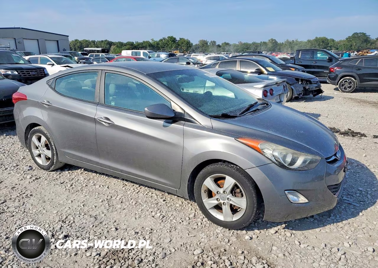 2013 Hyundai Elantra Gls VIN:5NPDH4AE5DH430823 - 4