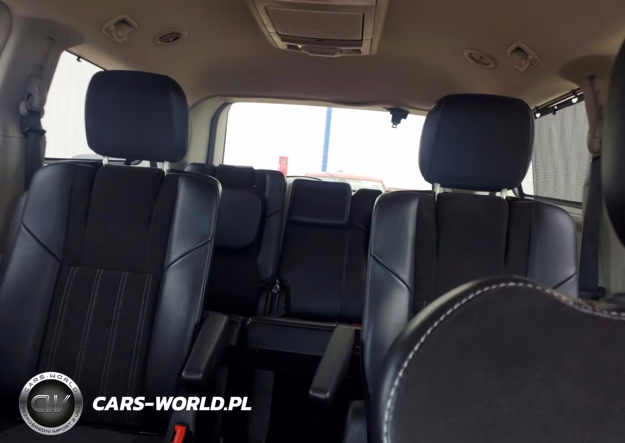 2014 Chrysler Town & Country Touring L VIN:2C4RC1CG2ER409952 - 10