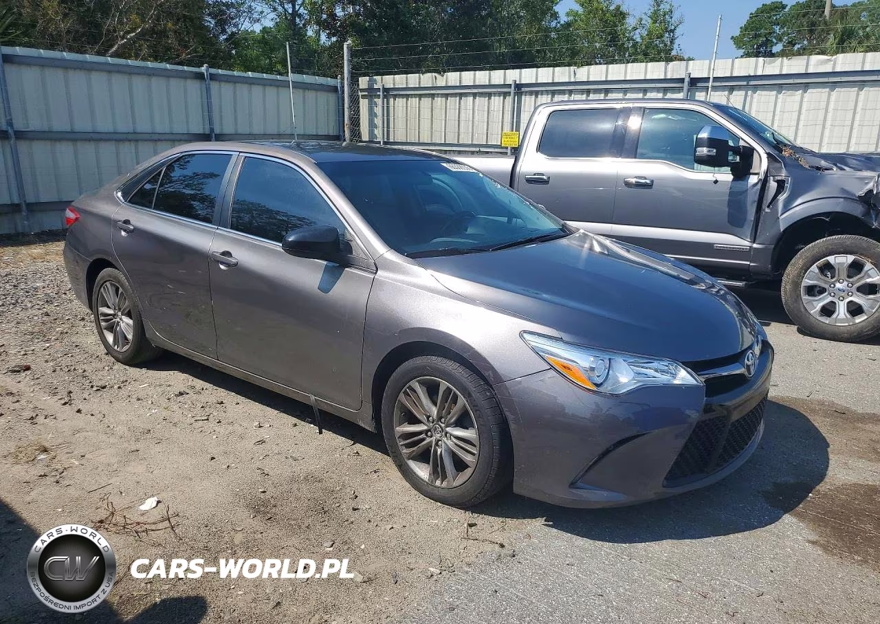 2015 Toyota Camry Se VIN:4T1BF1FK2FU013917 - 4