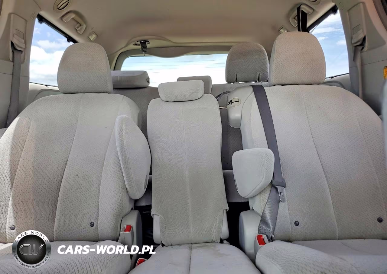 2011 Toyota Sienna Le VIN:5TDKK3DC1BS151289 - 10