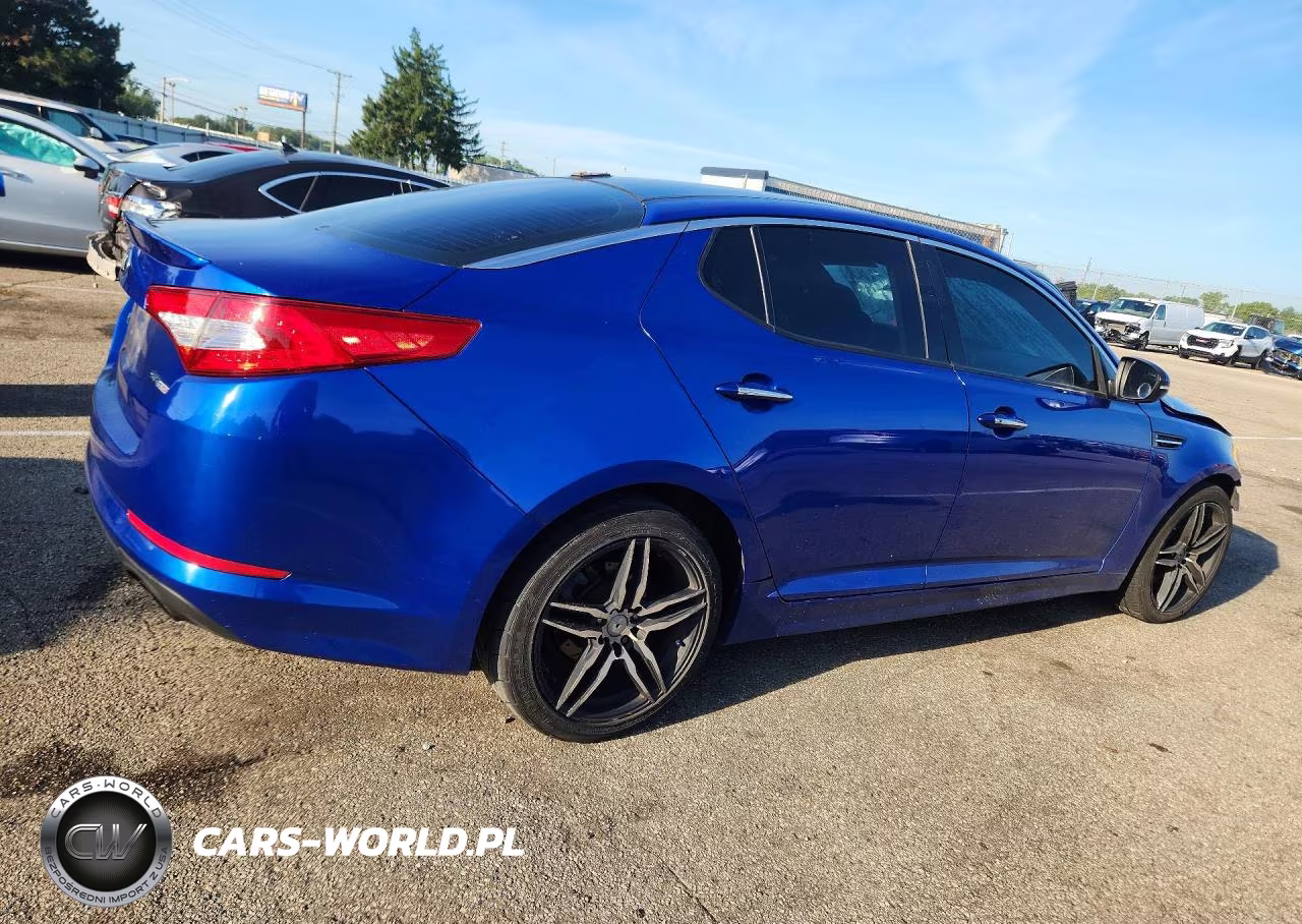 2013 Kia Optima Sx VIN:5XXGR4A68DG124942 - 3