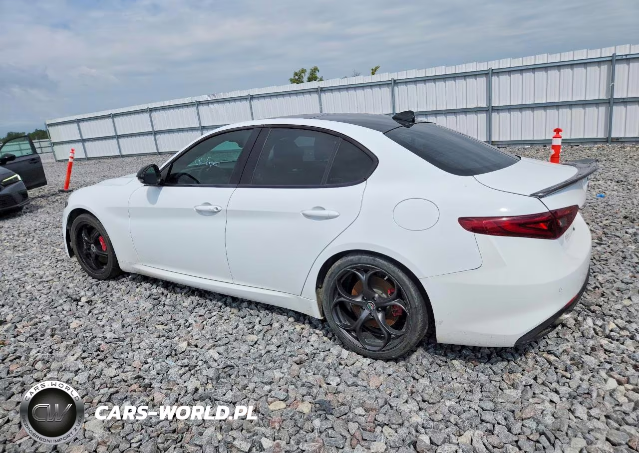 2017 Alfa Romeo Giulia Ti VIN:ZARFAECN7H7554866 - 2