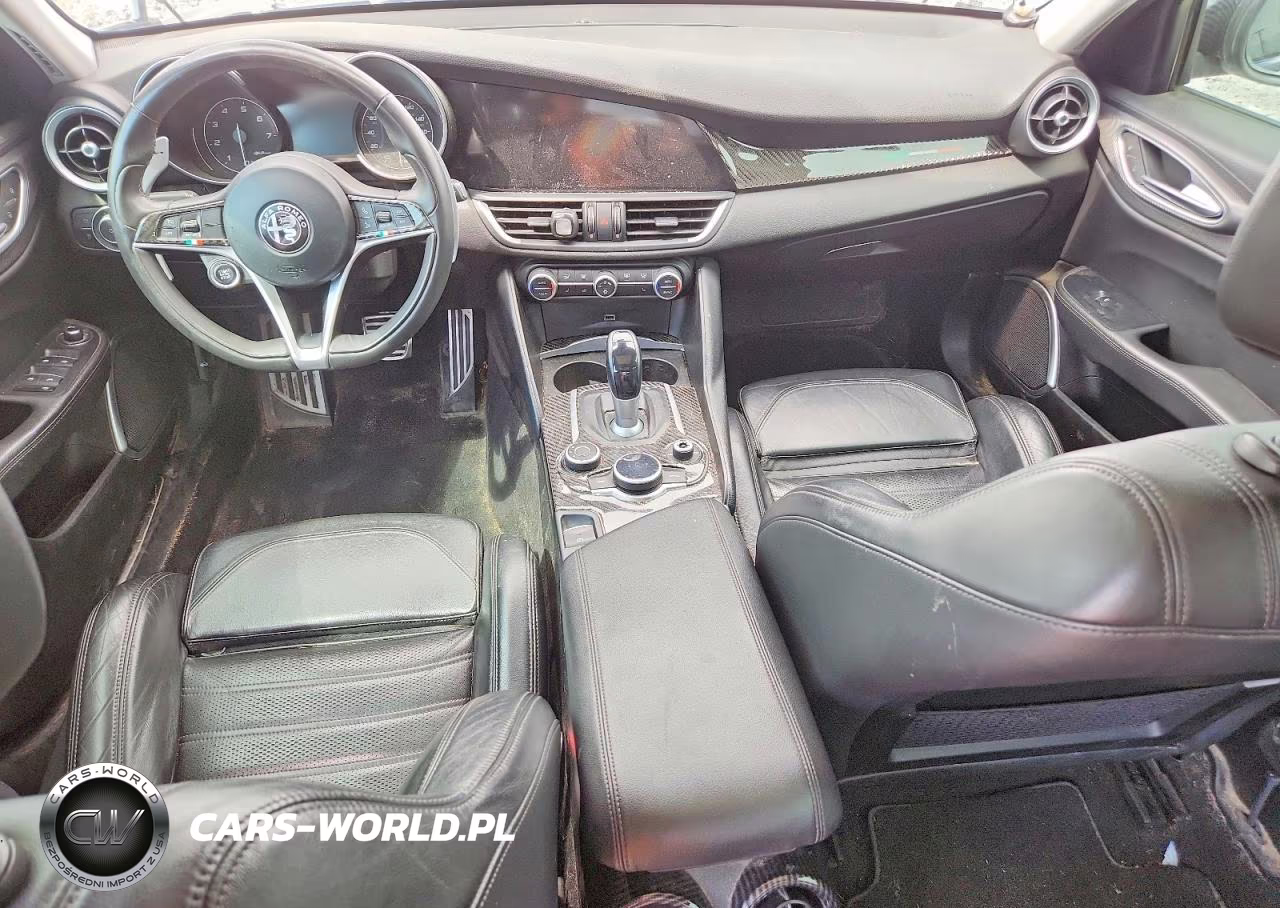 2017 Alfa Romeo Giulia Ti VIN:ZARFAECN7H7554866 - 8