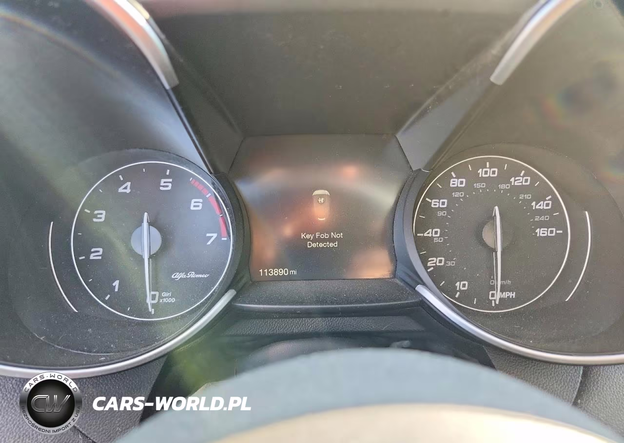 2017 Alfa Romeo Giulia Ti VIN:ZARFAECN7H7554866 - 9