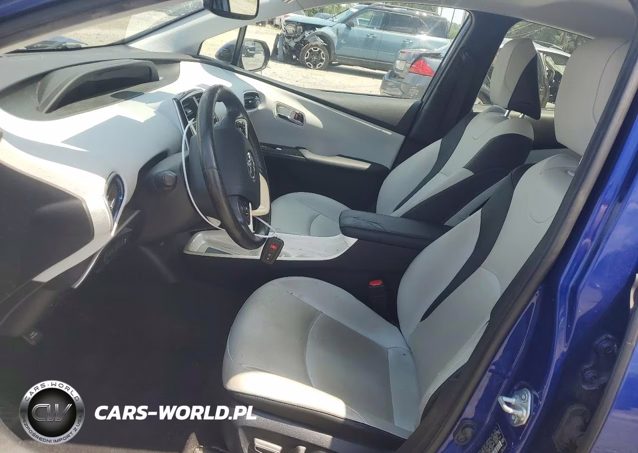2016 Toyota Prius Four Touring VIN:JTDKARFU9G3519481 - 7