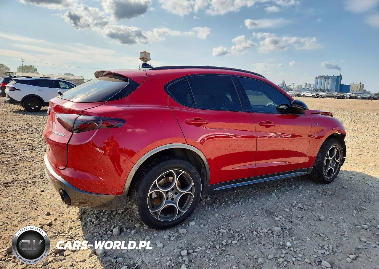 2022 Alfa Romeo Stelvio Ti VIN:ZASPAKBN5N7D43036 - 3