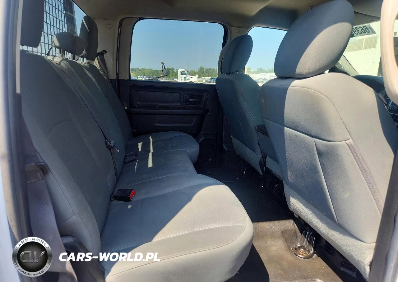 2019 Ram 1500 Classic Tradesman VIN:1C6RR7ST8KS668673 - 10
