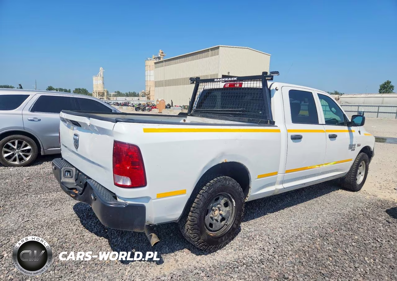 2019 Ram 1500 Classic Tradesman VIN:1C6RR7ST8KS668673 - 3