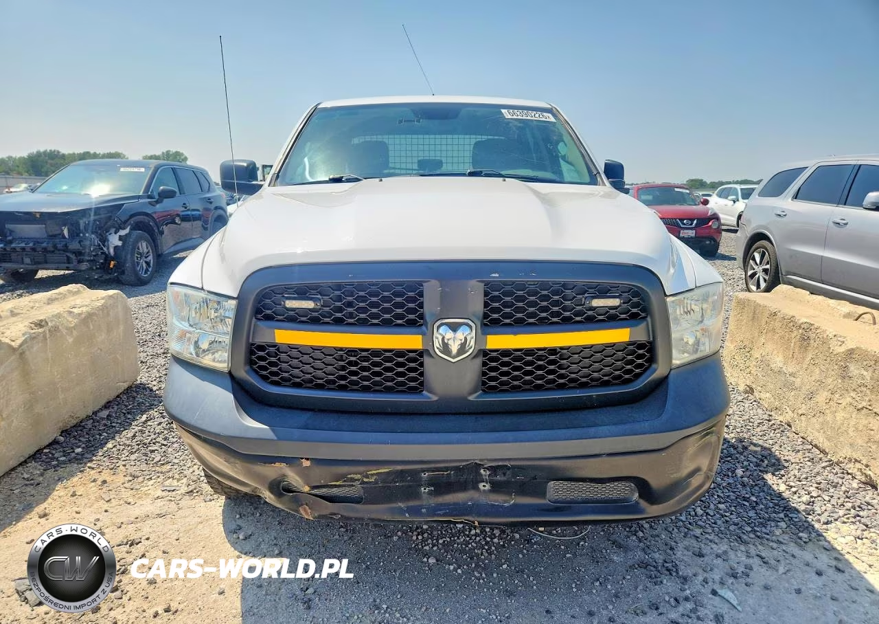2019 Ram 1500 Classic Tradesman VIN:1C6RR7ST8KS668673 - 5