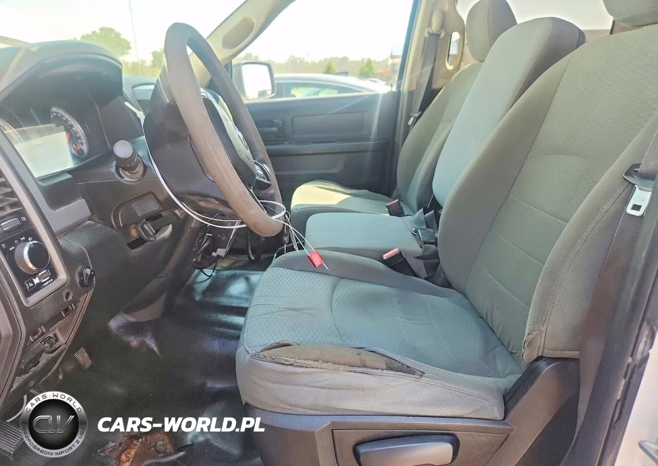 2019 Ram 1500 Classic Tradesman VIN:1C6RR7ST8KS668673 - 7