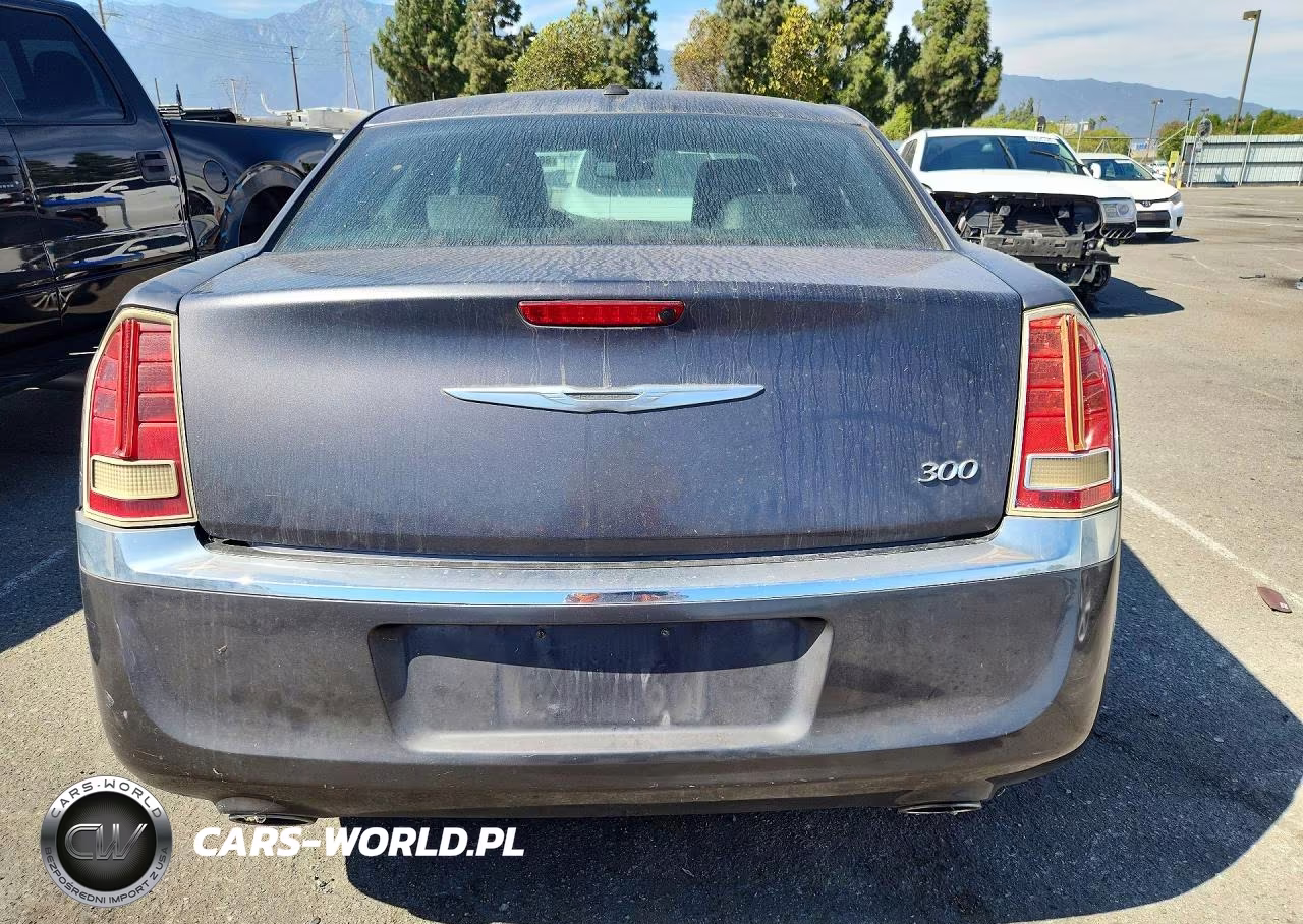 2013 Chrysler 300 VIN:2C3CCAAG3DH561241 - 6