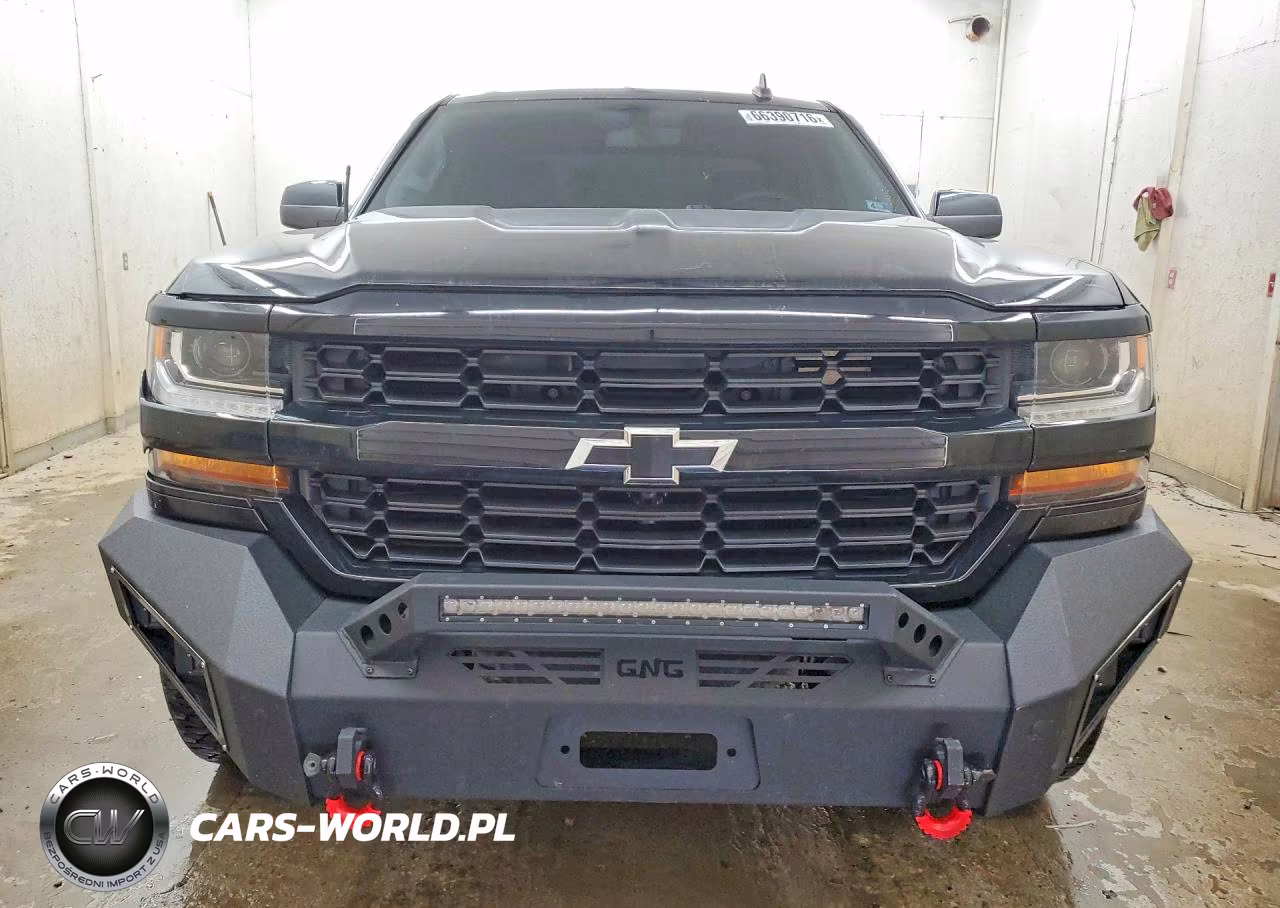 2018 Chevrolet Silverado K1500 VIN:1GCVKNEC0JZ360060 - 5