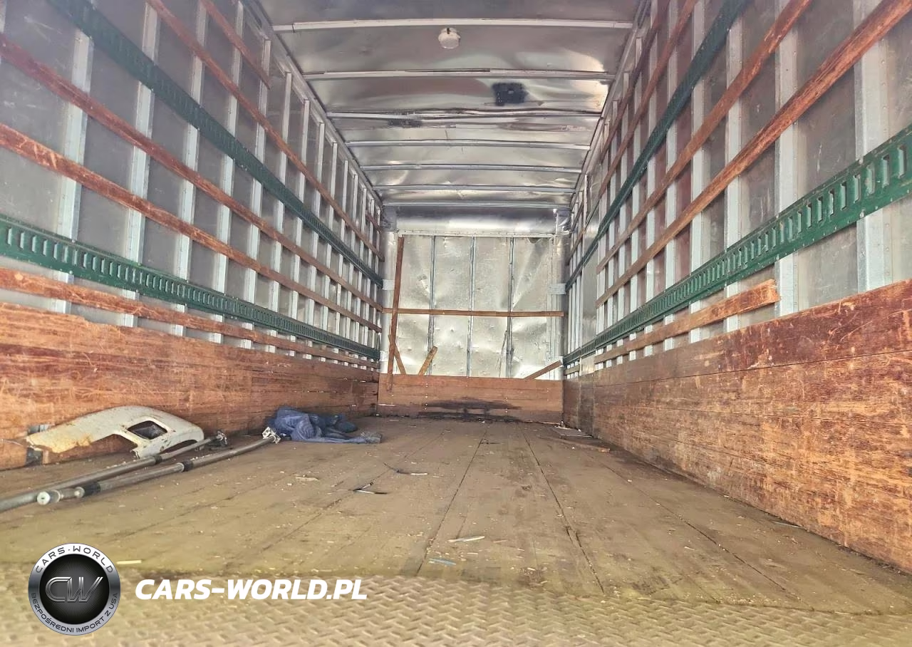 2000 International 4700 Box Truck VIN:1HTSCABM7YH235064 - 10