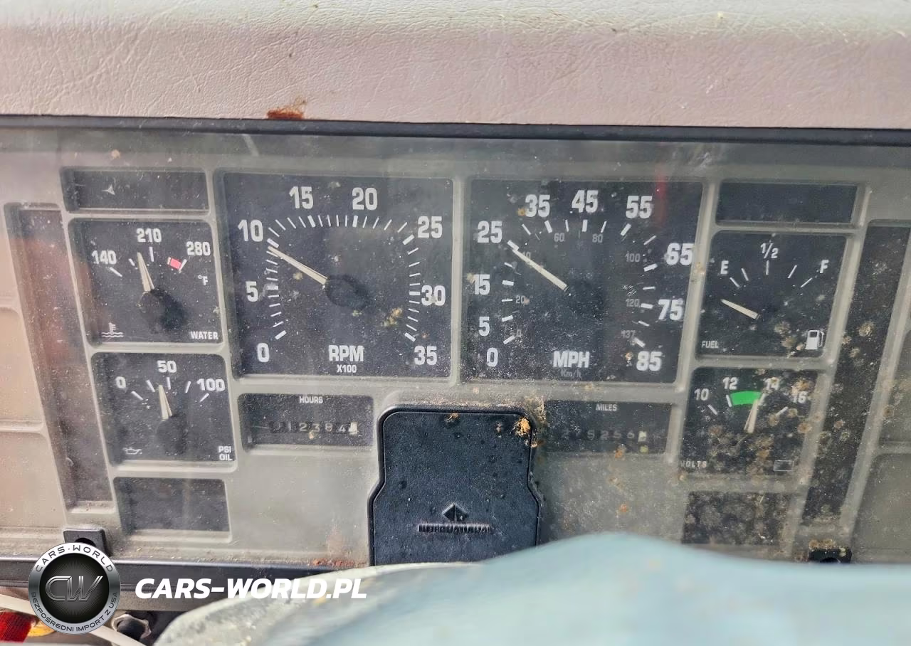 2000 International 4700 Box Truck VIN:1HTSCABM7YH235064 - 9