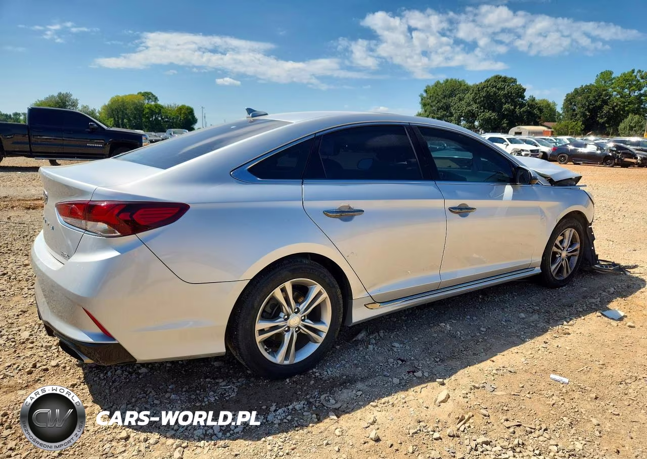2018 Hyundai Sonata Sport VIN:5NPE34AF1JH653478 - 3