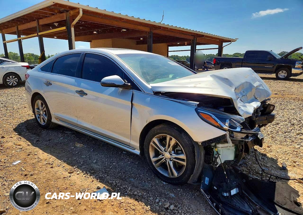 2018 Hyundai Sonata Sport VIN:5NPE34AF1JH653478 - 4