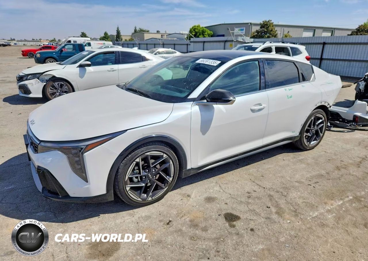 2025 Kia K4 Gt Line – zdjęcie 1 z 13