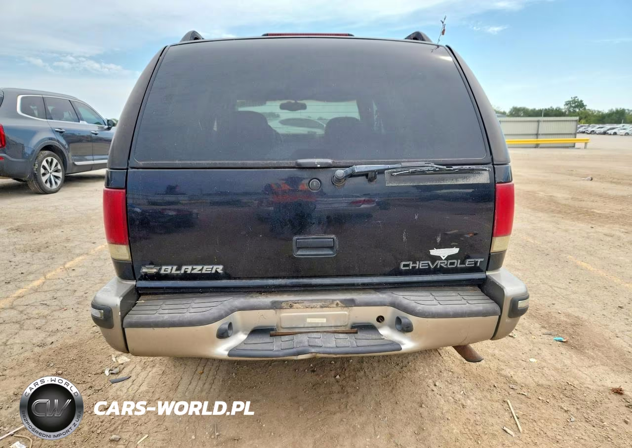 1999 Chevrolet Blazer VIN:1GNDT13W8X2203576 - 6