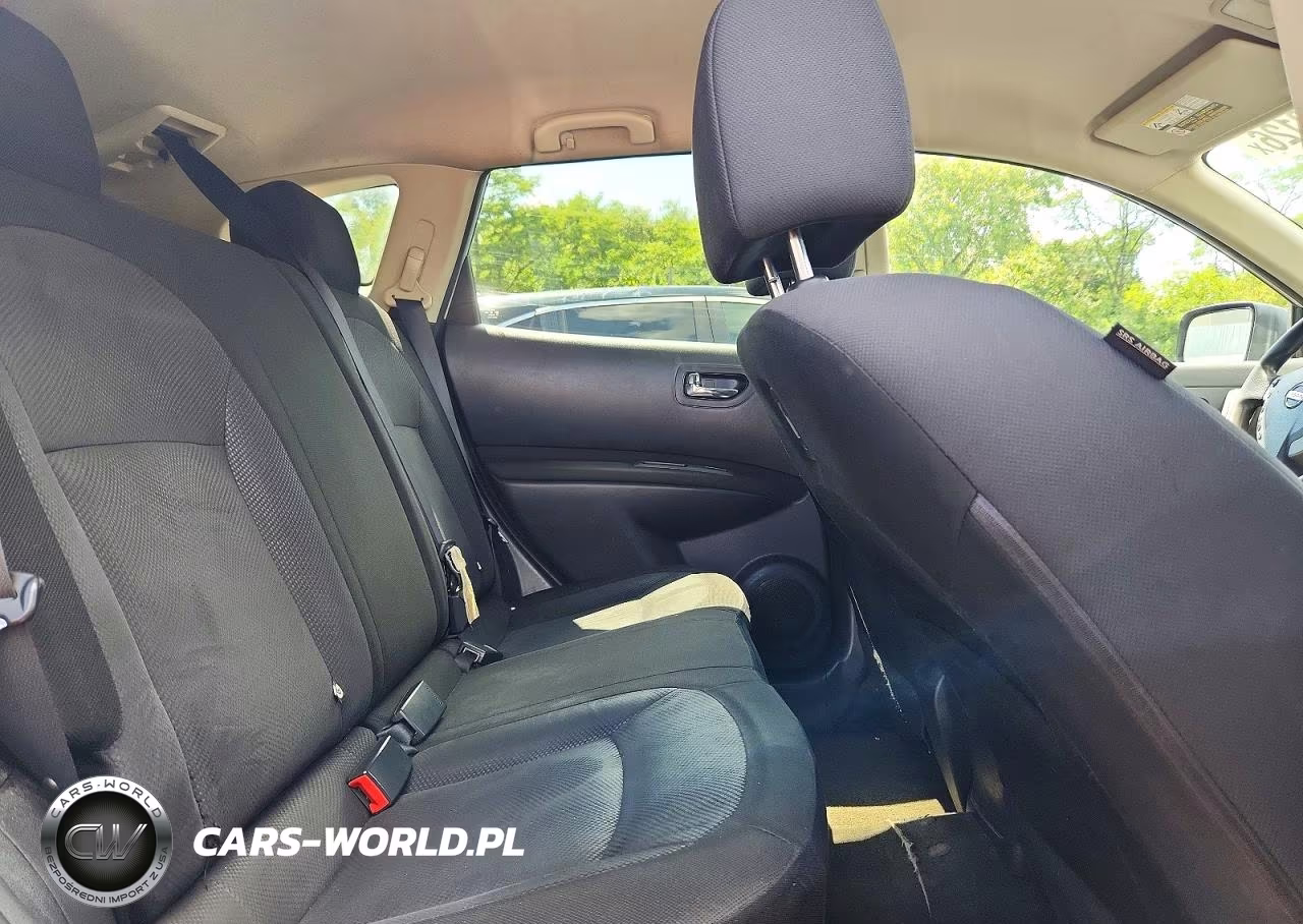 2015 Nissan Rogue VIN:JN8AS5MV9FW750606 - 11