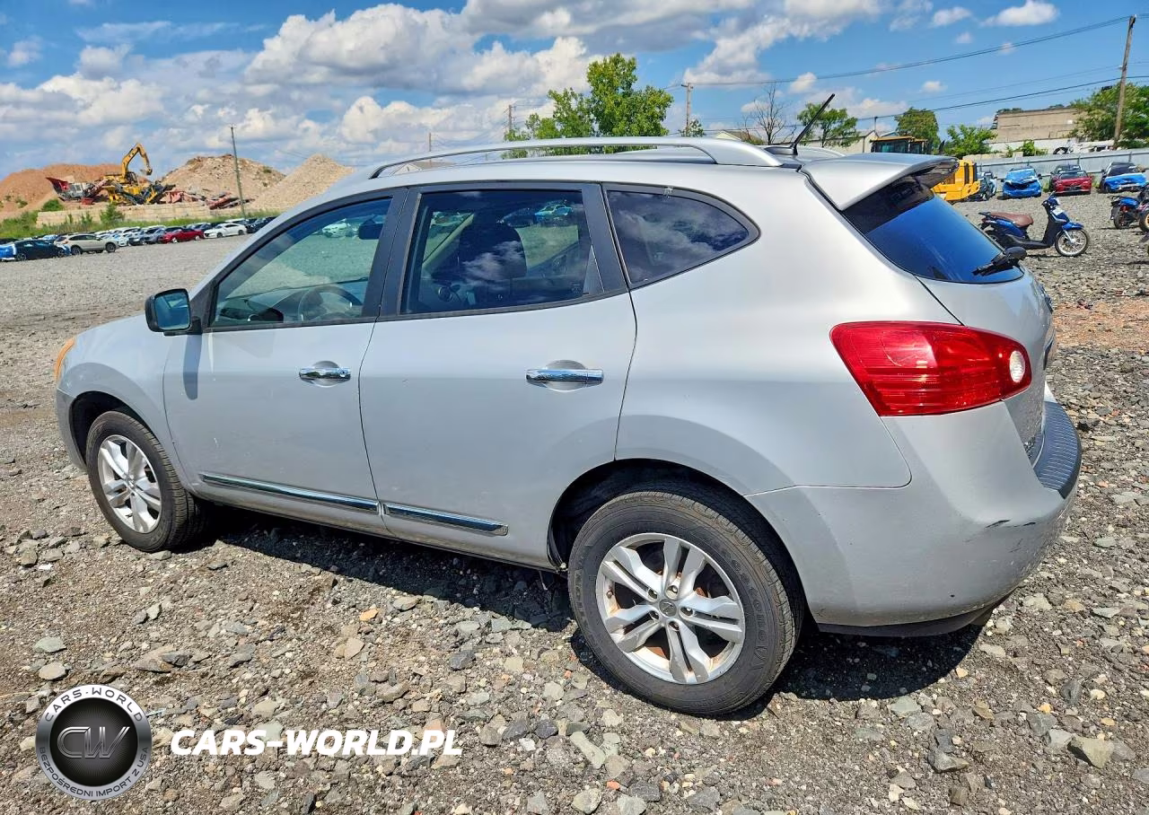2015 Nissan Rogue VIN:JN8AS5MV9FW750606 - 2