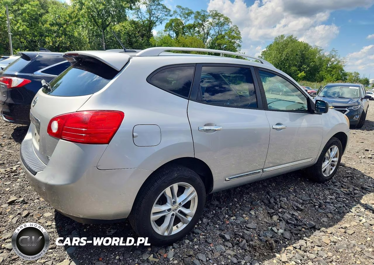 2015 Nissan Rogue VIN:JN8AS5MV9FW750606 - 3
