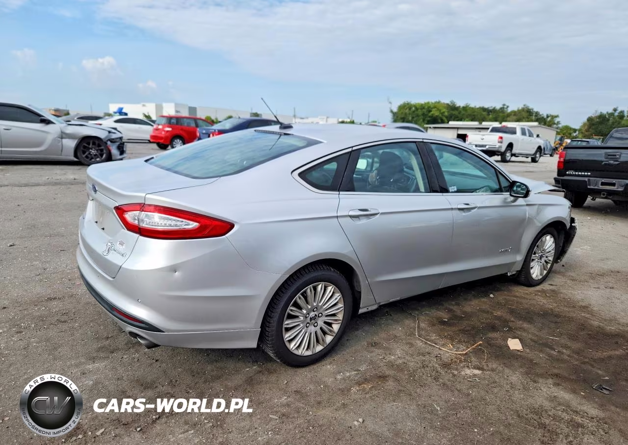 2014 Ford Fusion Se Hybrid VIN:3FA6P0LUXER118722 - 3