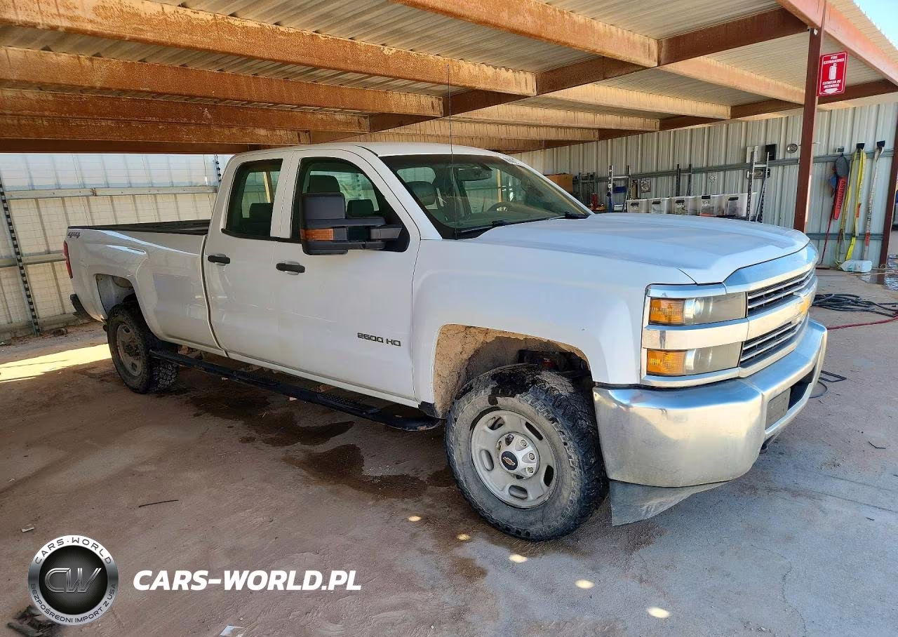 2018 Chevrolet Silverado K2500 Heavy Duty VIN:1GC2KUEG1JZ290553 - 4