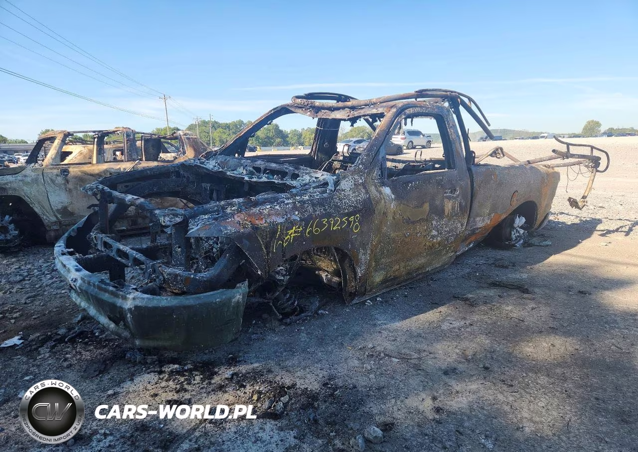 2022 Ram 1500 Classic Tradesman VIN:3C6JR6DG9NG427207 - 1