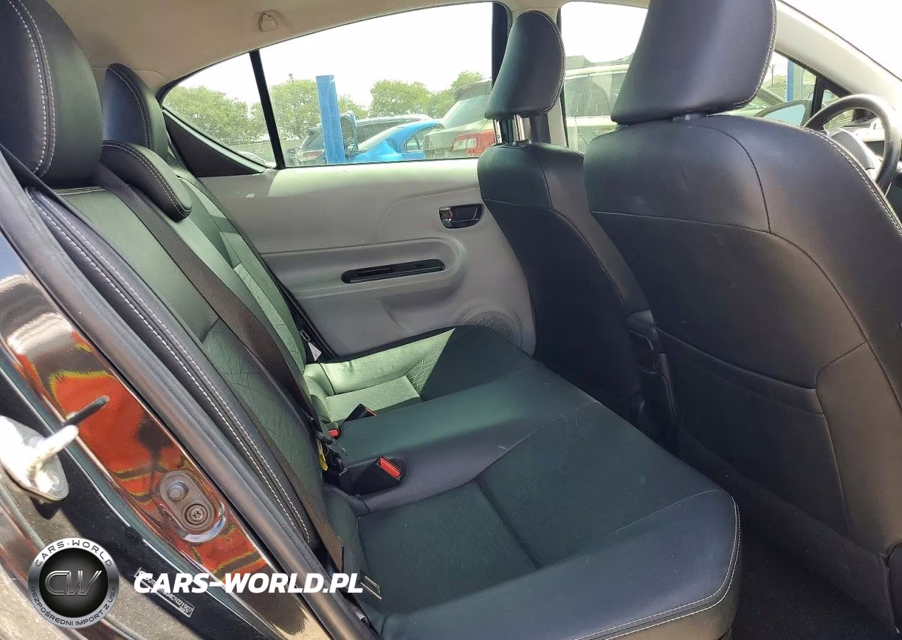 2012 Toyota Prius C Four VIN:JTDKDTB34C1021907 - 10