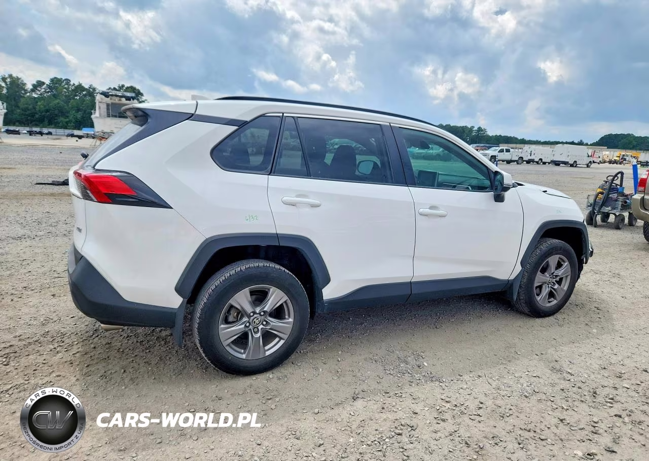 2024 Toyota Rav4 Xle VIN:2T3W1RFV5RC286064 - 3