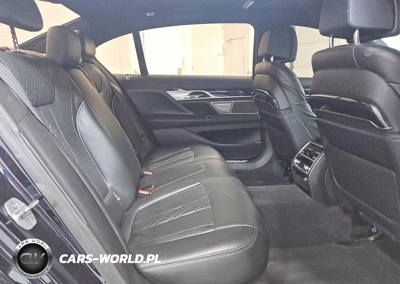 2019 BMW 750 Xi VIN:WBA7F2C57KB240148 - 10