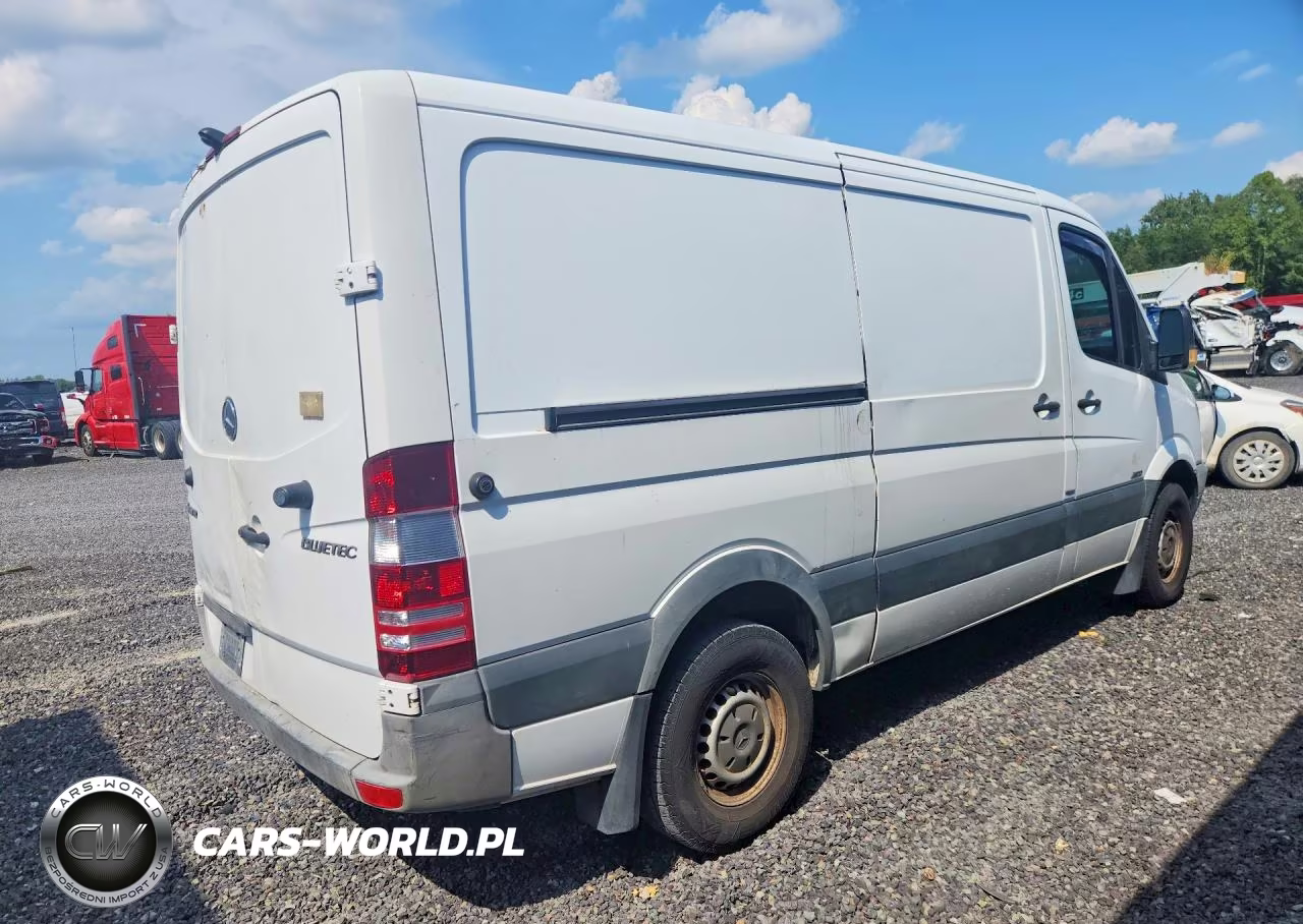 2012 Mercedes-Benz Sprinter 2500 VIN:WD3PE7CC0C5610268 - 3