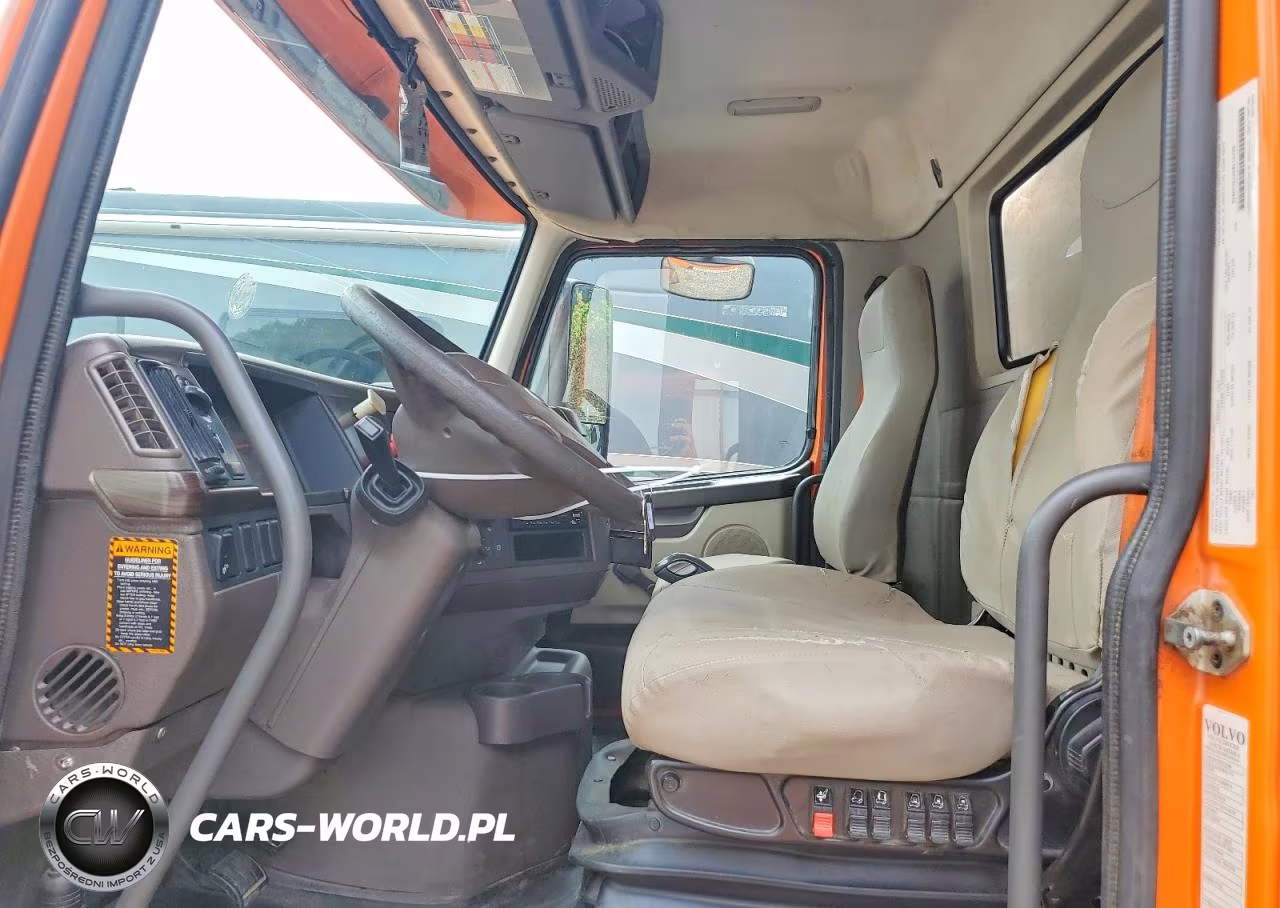 VOLVO VHD VIN:4V4KC9EGXEN151209 - 7