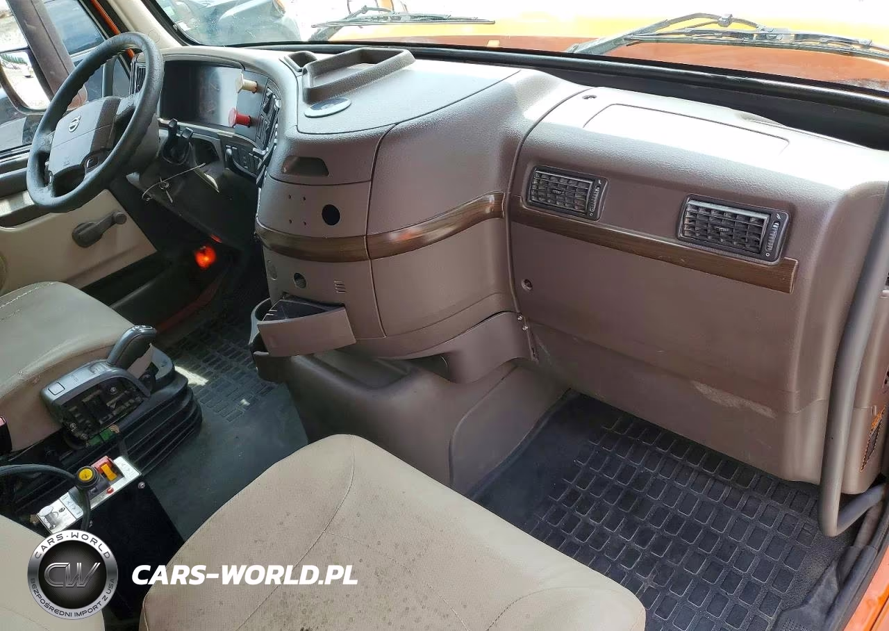 VOLVO VHD VIN:4V4KC9EGXEN151209 - 8
