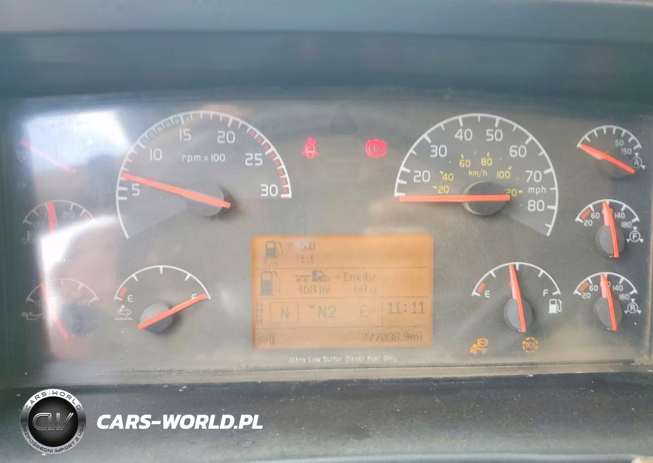 VOLVO VHD VIN:4V4KC9EGXEN151209 - 9