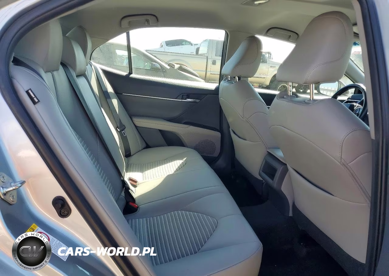 2018 Toyota Camry Se VIN:4T1B11HK1JU586392 - 10