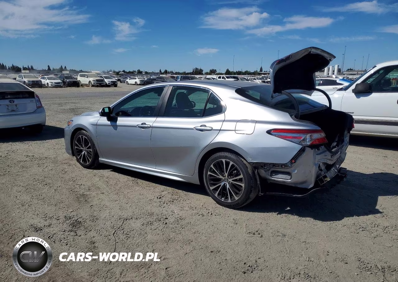2018 Toyota Camry Se VIN:4T1B11HK1JU586392 - 2