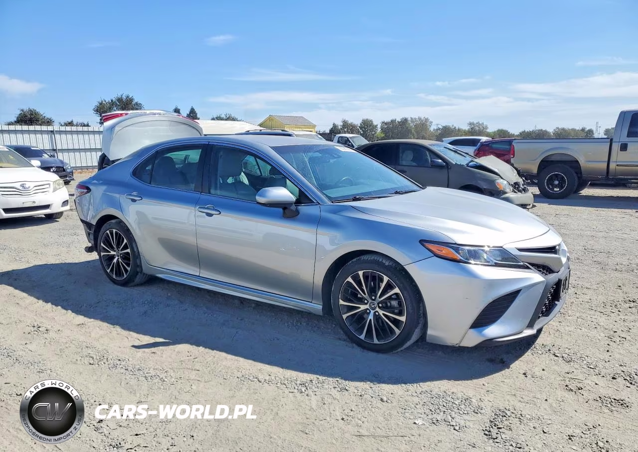 2018 Toyota Camry Se VIN:4T1B11HK1JU586392 - 4