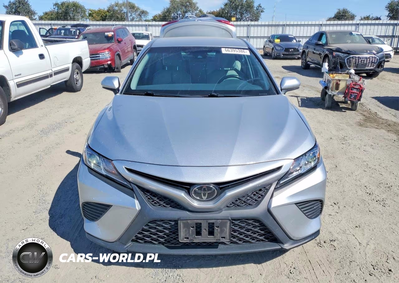 2018 Toyota Camry Se VIN:4T1B11HK1JU586392 - 5