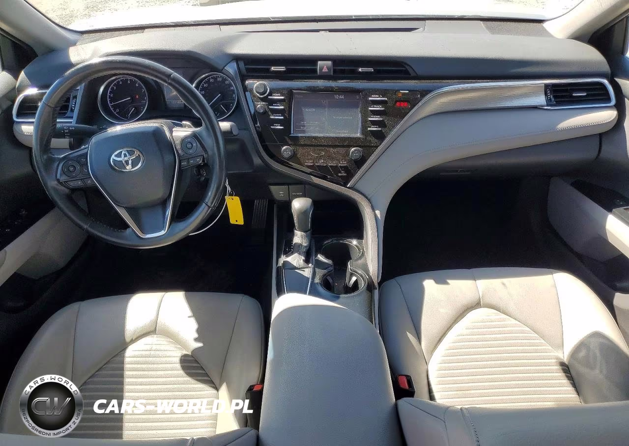 2018 Toyota Camry Se VIN:4T1B11HK1JU586392 - 8