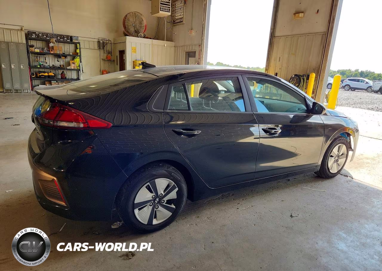 2021 Hyundai Ioniq Blue VIN:KMHC65LC6MU255079 - 3