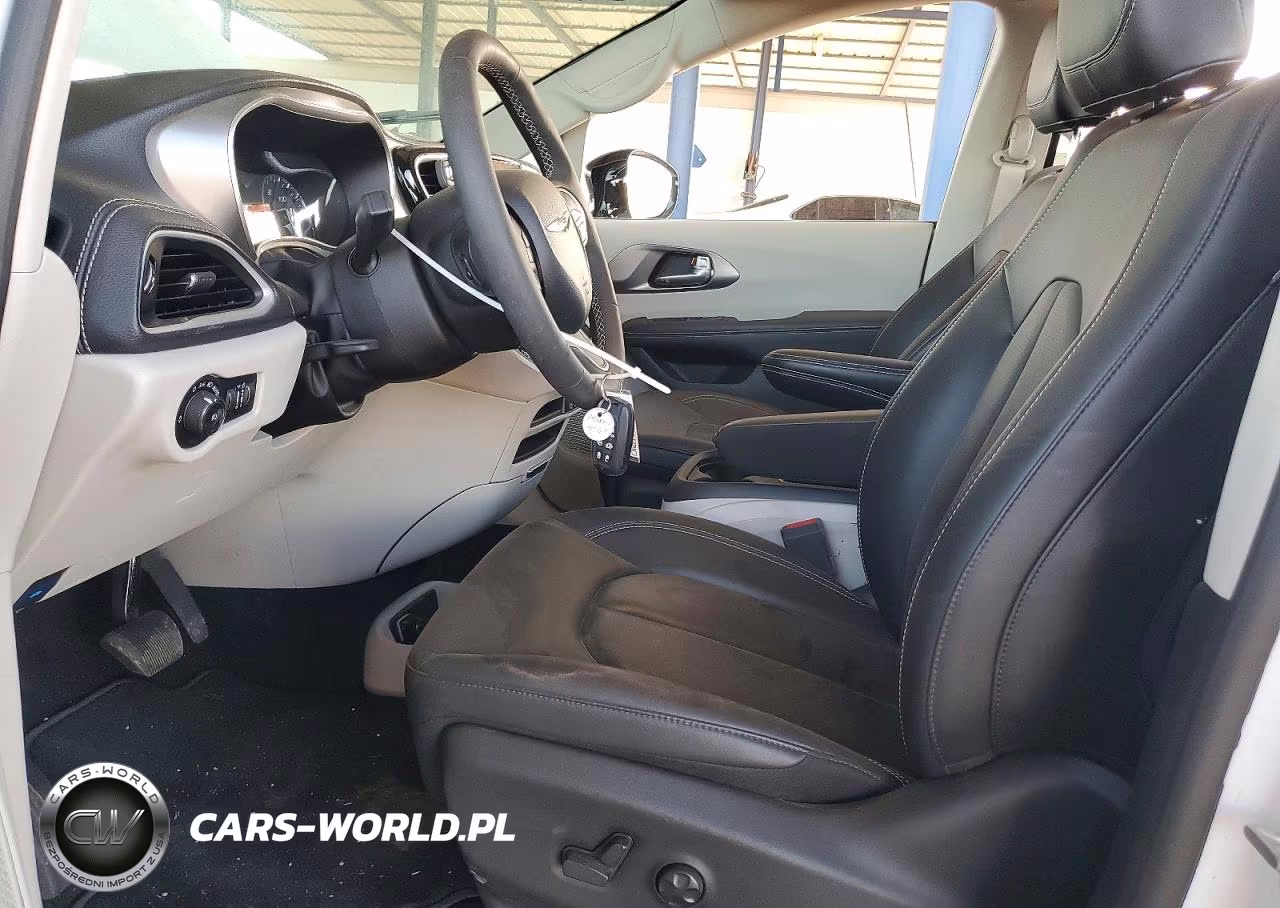 2024 Chrysler Pacifica Touring L VIN:2C4RC1BG4RR114567 - 7
