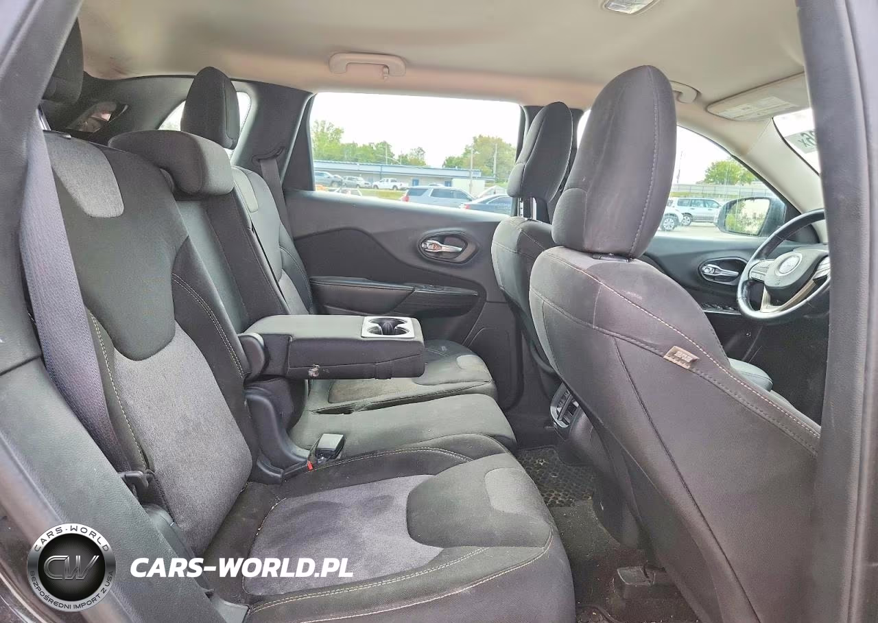 2015 Jeep Cherokee Sport VIN:1C4PJMAB5FW764144 - 11