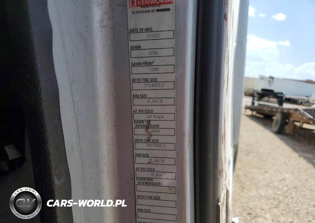 2013 Kenworth T700 Semi Truck VIN:1XKFDP9X3DJ363081 - 13