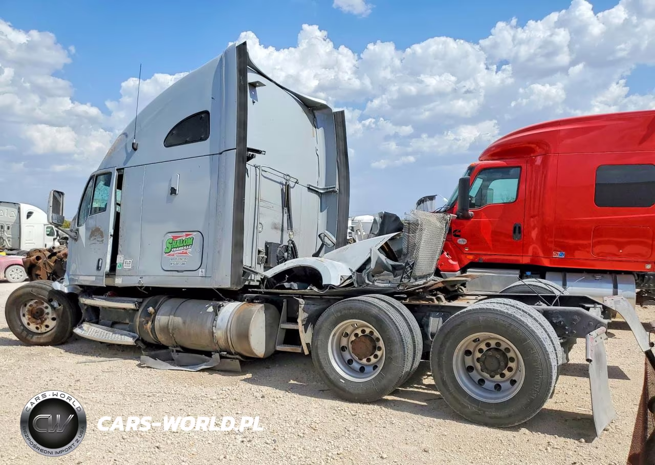 2013 Kenworth T700 Semi Truck VIN:1XKFDP9X3DJ363081 - 2