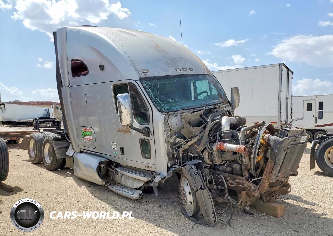 2013 Kenworth T700 Semi Truck VIN:1XKFDP9X3DJ363081 - 4