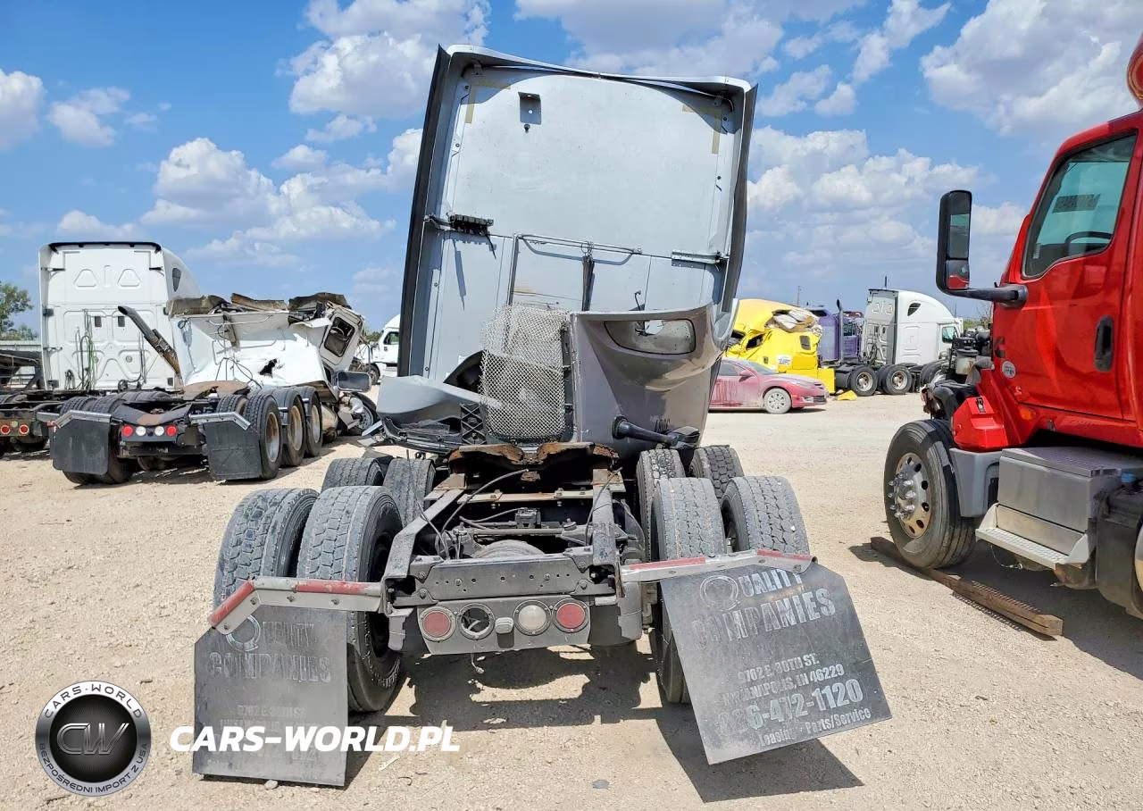 2013 Kenworth T700 Semi Truck VIN:1XKFDP9X3DJ363081 - 6