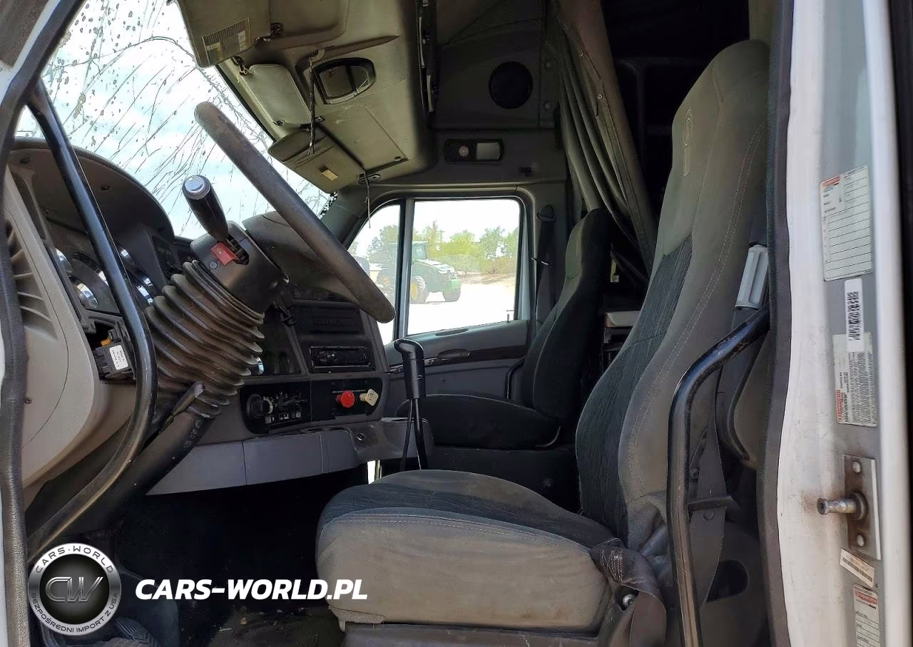 2013 Kenworth T700 Semi Truck VIN:1XKFDP9X3DJ363081 - 7
