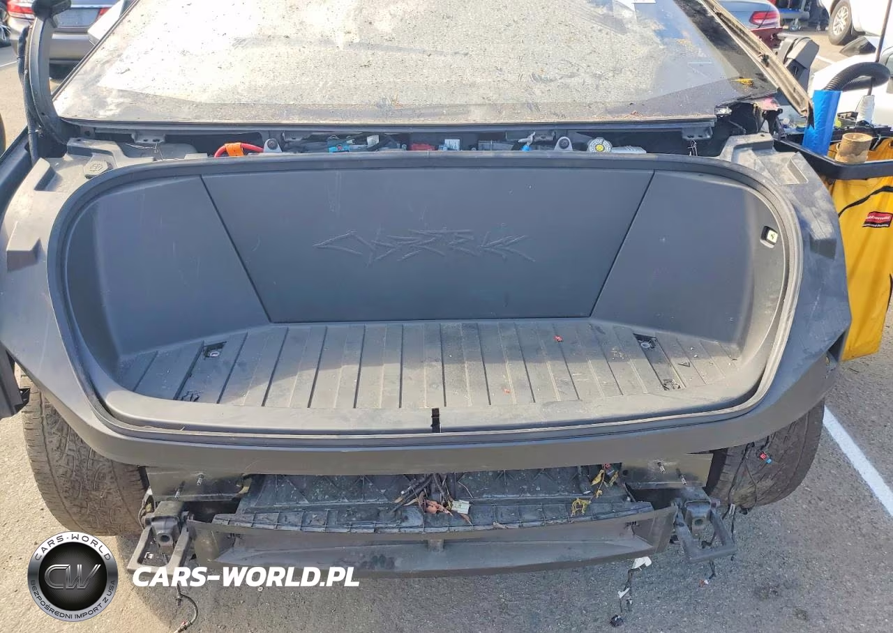 2025 Tesla Cybertruck VIN:7G2CEHED6SA069170 - 11