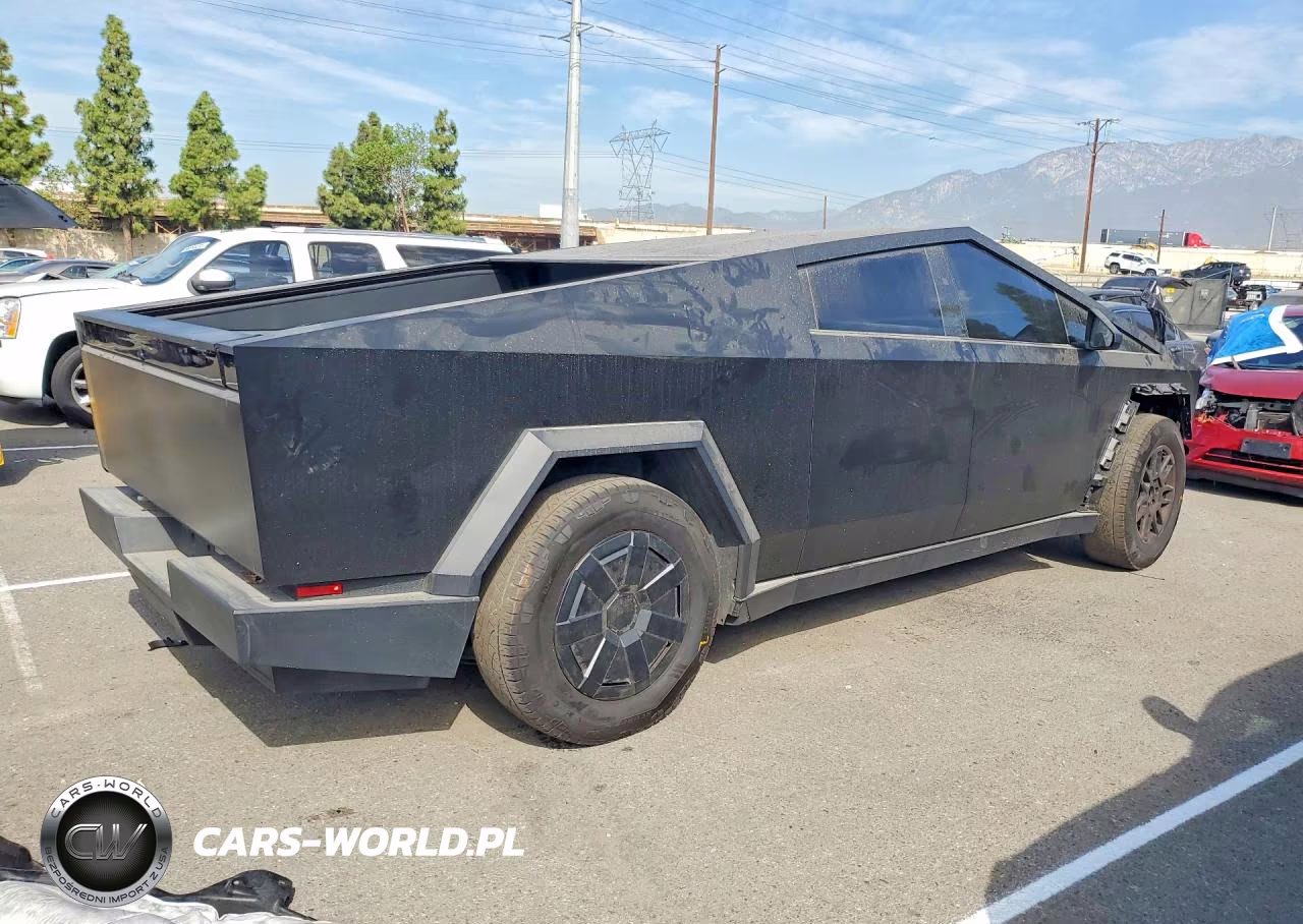 2025 Tesla Cybertruck VIN:7G2CEHED6SA069170 - 3